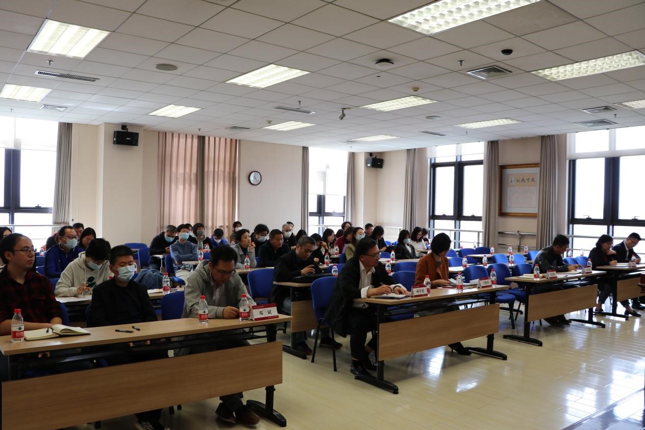 5278论坛
召开学习贯彻习近平新时代中国特色社会主义思想主题教育传达学习暨动员部署大会 图片1.jpg