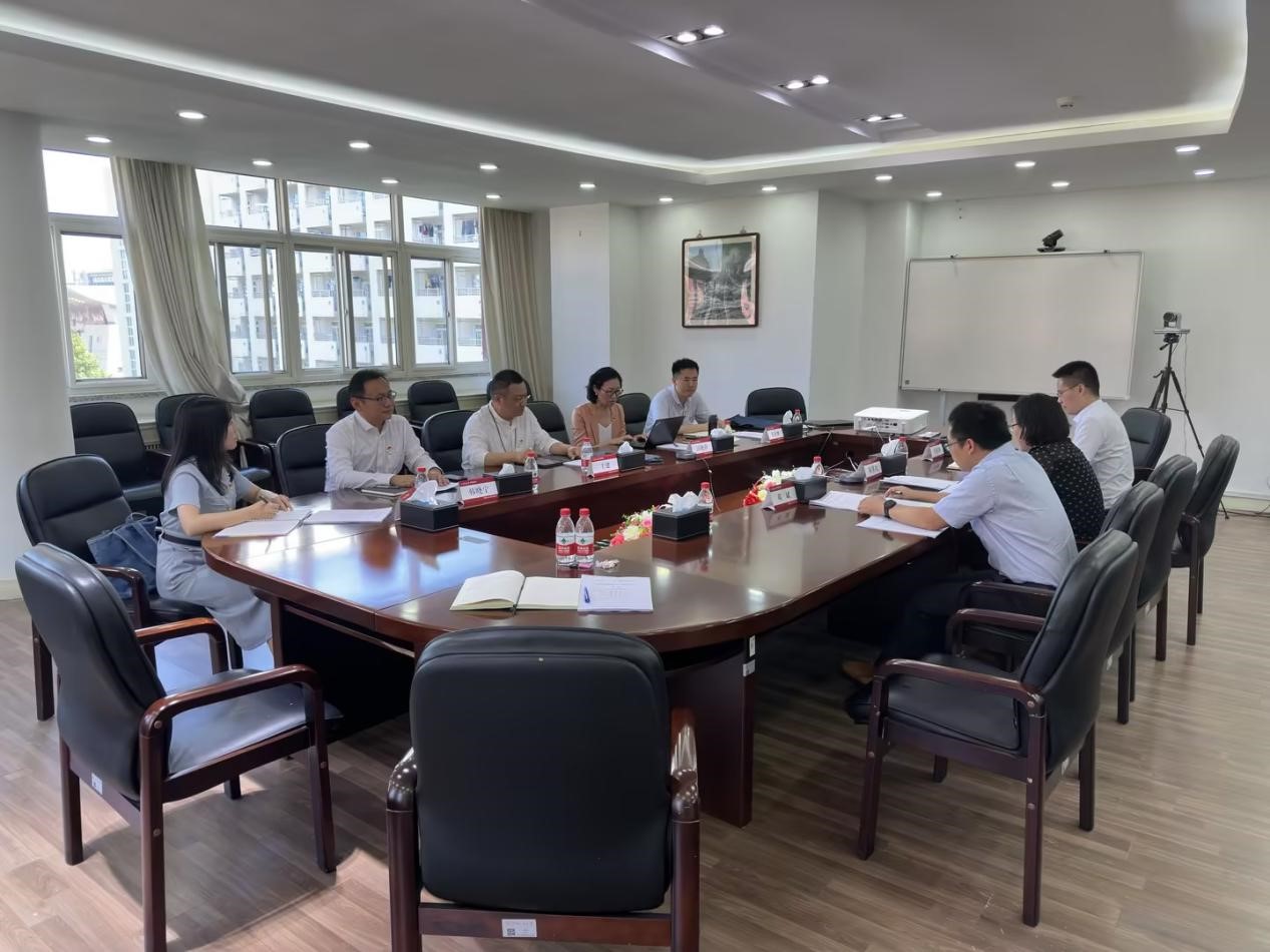 5278论坛
召开学习贯彻习近平新时代中国特色社会主义思想主题教育专题民主生活会 图片1.jpg